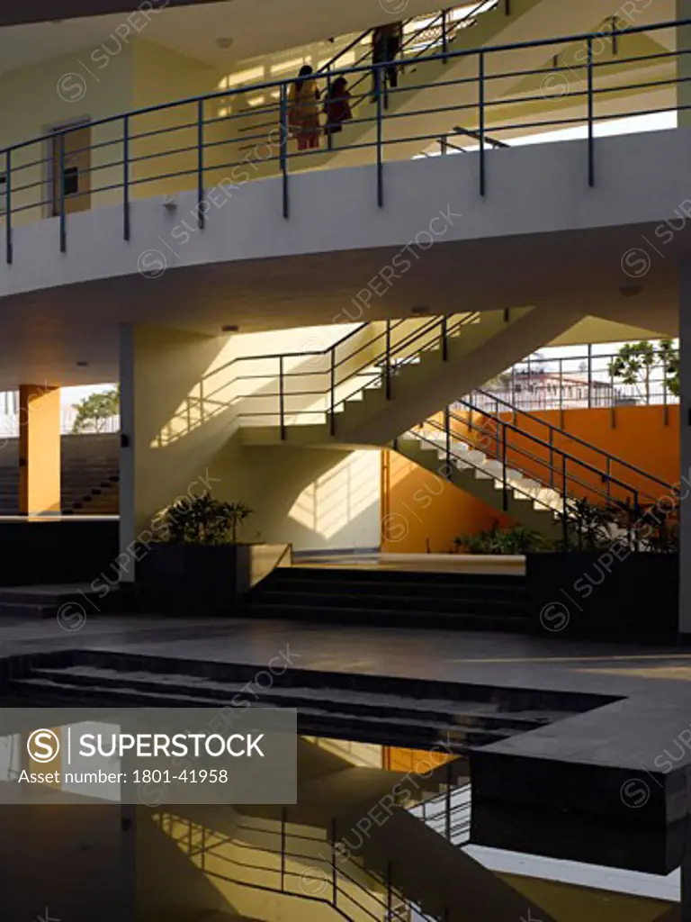 Pearl Academy of Fashion, Jaipur, India, Morphogenesis, Internal courtyard view towards stairs.