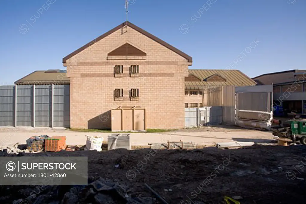 High Down Prison, Sutton, United Kingdom, Pick Everard Architects, High down prison prison wing / consruction site.