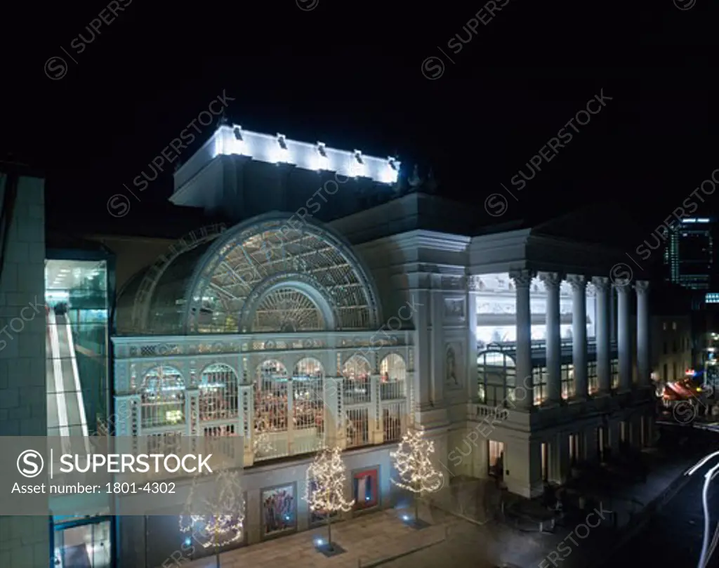ROYAL OPERA HOUSE, COVENT GARDEN, LONDON, WC2 STRAND, UNITED KINGDOM, BDP DIXON JONES. DECEMBER 1999. FLORAL HALL AND OPERA HOUSE OBLIQUE WITH GUESTS AFTER PERFORMANCE., BDP + DIXON JONES LTD