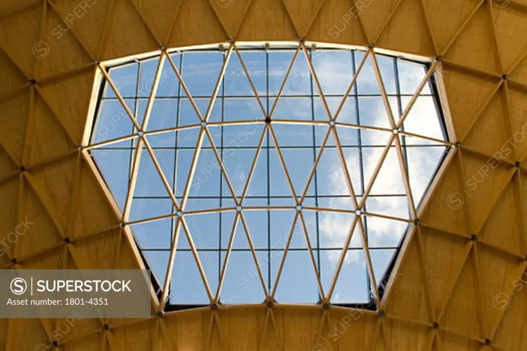 THE MARLOWE ACADEMY, STERLING WAY, RAMSGATE, KENT, UNITED KINGDOM, DETAIL OF THE SKY LIGHT, BUILDING DESIGN PARTNERSHIP