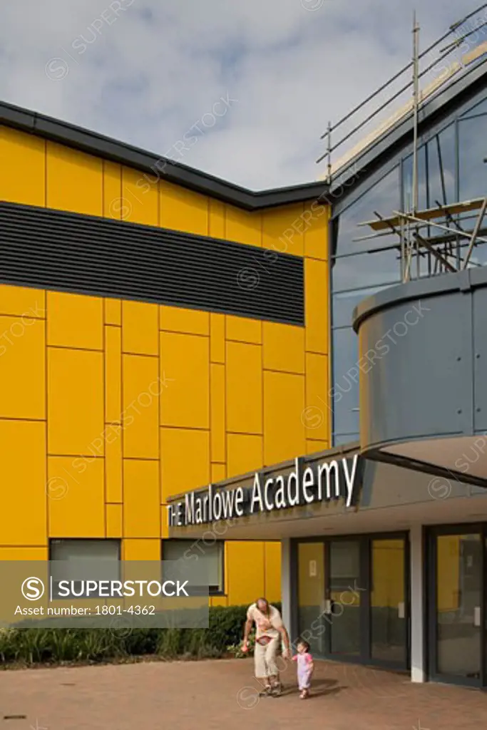 THE MARLOWE ACADEMY, STERLING WAY, RAMSGATE, KENT, UNITED KINGDOM, DETAIL OF THE ENTRANCE, BUILDING DESIGN PARTNERSHIP