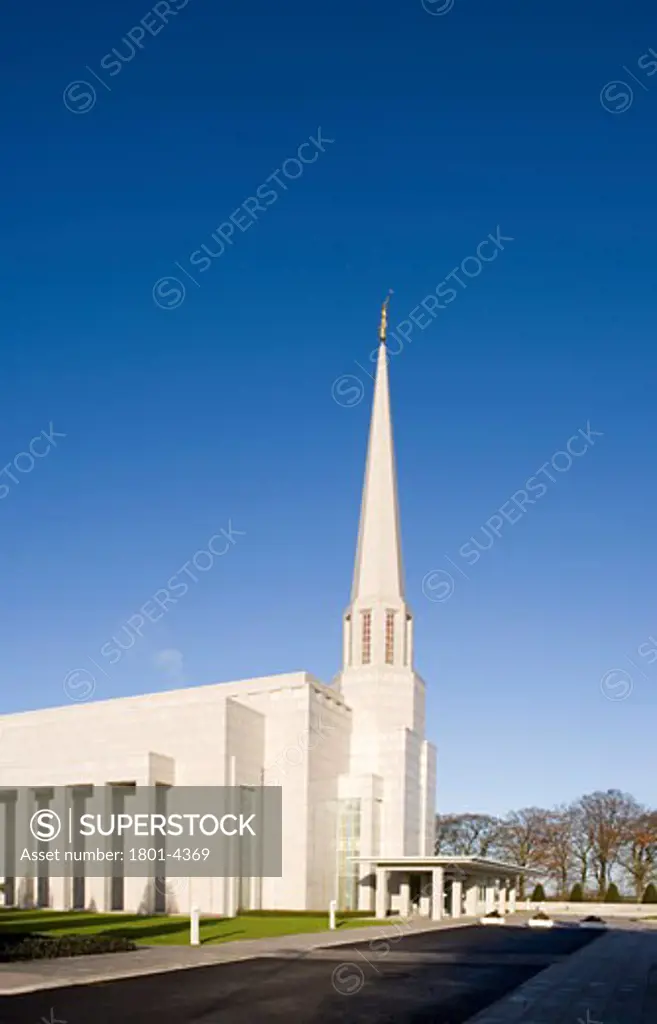 THE MORMON TEMPLE, TEMPLE WAY, HARTWOOD GREEN, CHORLEY, LANCASHIRE, UNITED KINGDOM, VIEW SHOWING ENTRÉE AND SPIRE, BUILDING DESIGN PARTNERSHIP