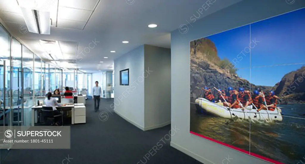 Rencap Offices (Renaissance Capital), Moscow, Russia, Swanke Hayden Connell, Rencap offices moscow desks with picture on wall.