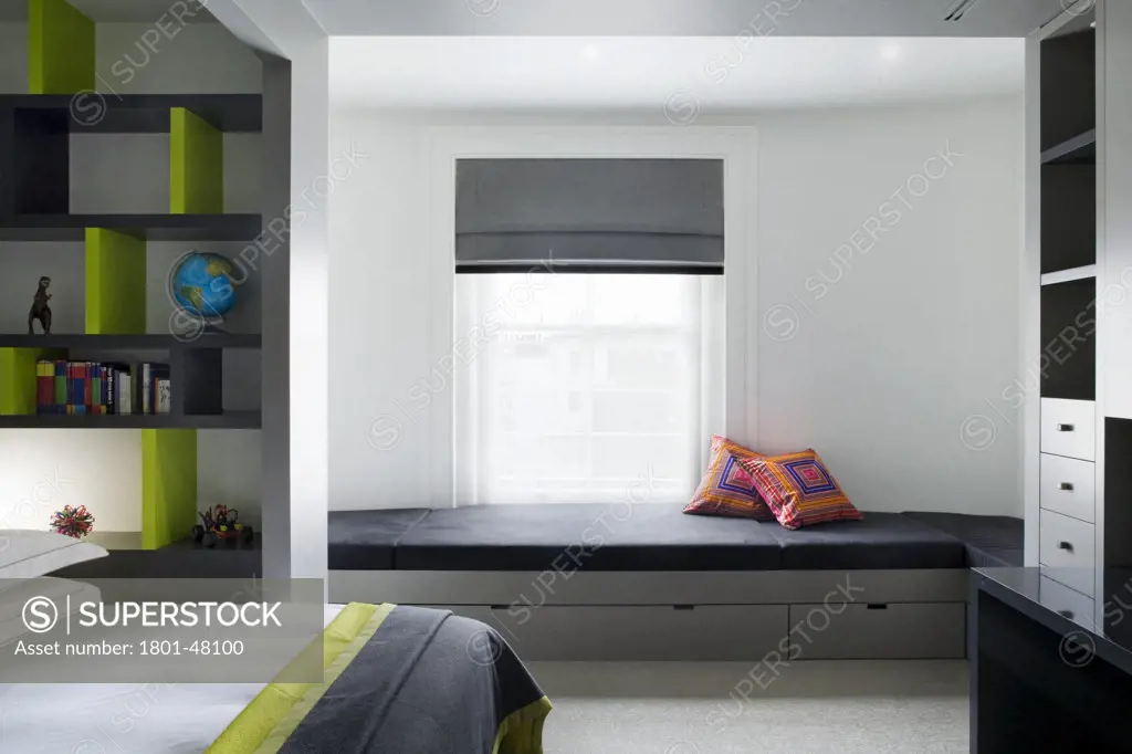 Private House, London, United Kingdom, Deselles Flint, PRIVATE HOUSE NOTTING HILL BEDROOM DESELLES FLINT INTERIOR HEAD ON VIEW OF WINDOW