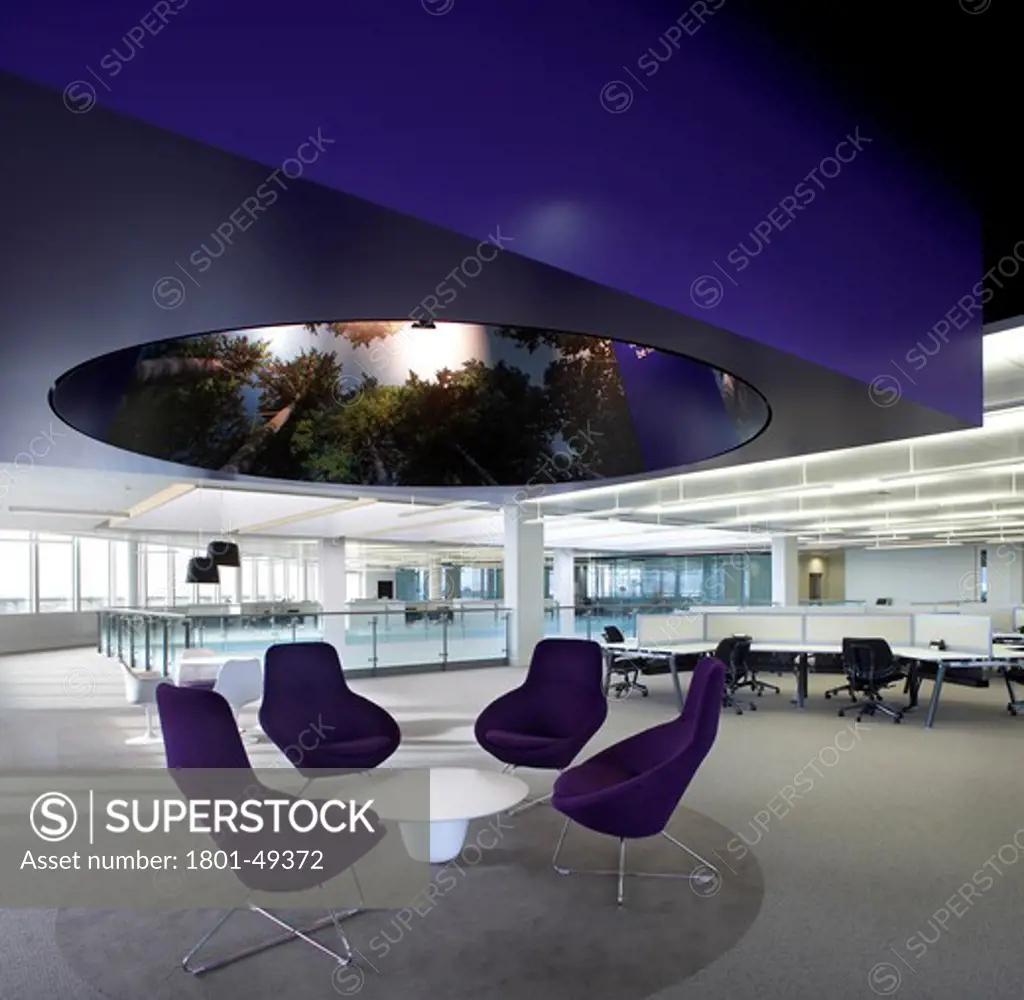 O2 Headquarters, Slough, United Kingdom, Tp Bennett, O2 HEADQUARTERS TP BENNETT BATH ROAD SLOUGH BERKSHIRE UK 2009. INTERIOR SHOT OF THE SPACIOUS OFFICE SHOWING A SEATING AREA AND FEATURE CELING