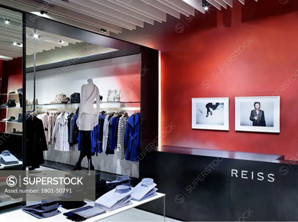 Reiss, Liverpool, United Kingdom, D-Raw, REISS STORE D-RAW LIVERPOOL 2010 VIEW OF PAYMENT DESK IN FRONT OF RED WALL
