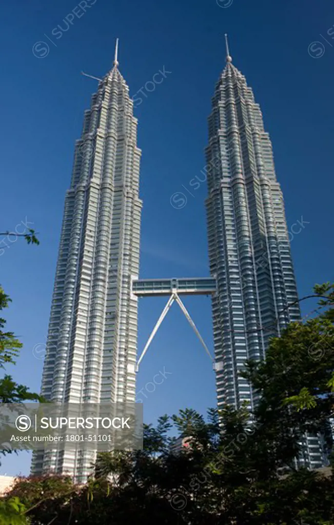 Petronas-Towers, Kuala Lumpur, Malaysia, Cesar Pelli & Ass. Architects