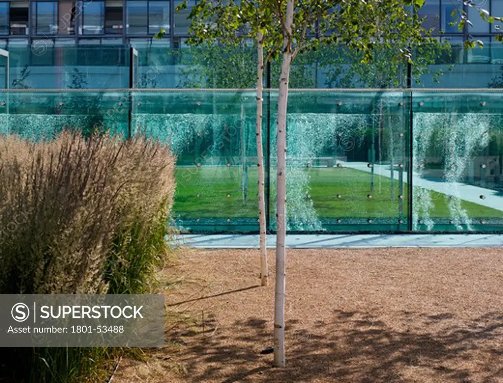 Highbury Square Arsenal Stadium Residential Flats London Allies And Morrison 2009 Garden Detail With Water Wall And Birch