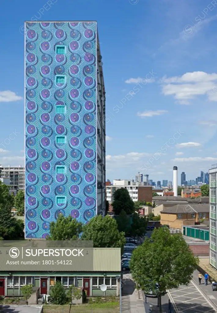 Yinka Shonibare Art Installation 'Wall 2010' Sceaux Gardens Camberwell London Uk Patterned Mural Draped Over A Tower Block