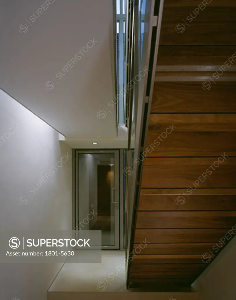 PRIVATE HOUSES, LONDON, UNITED KINGDOM, BASEMENT STAIRCASE, BUCKLEY GRAY YEOMAN