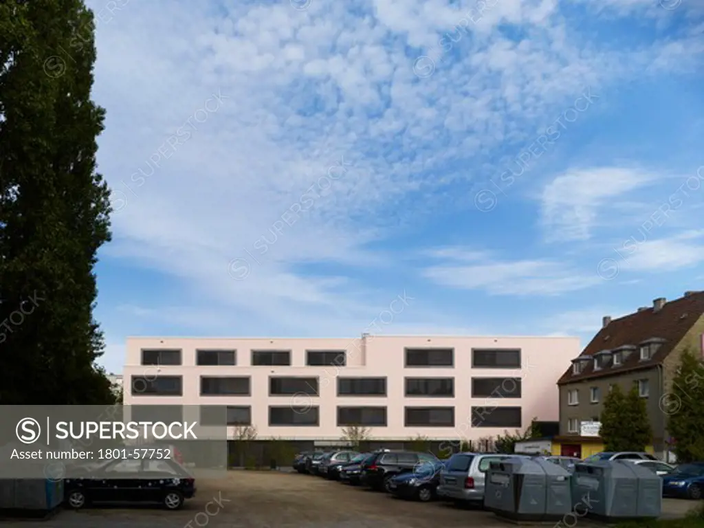 Liselotte Rauner Schule, Leon Wohlhage Wernik Architects, Bochum, Germany, 2011, General Elevation With Parking