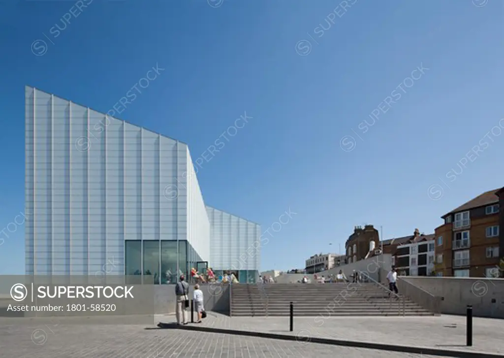 Turner Contemporary Art Gallery David Chipperfield Architects Margate Uk 2011 Straight On Wide Landscape View
