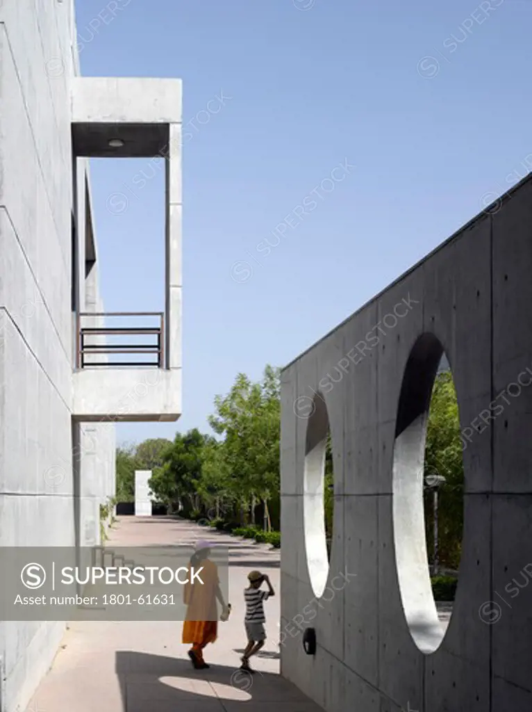 Indian Institute Of Management Hcp Architects Ahmedabad India- Walkway