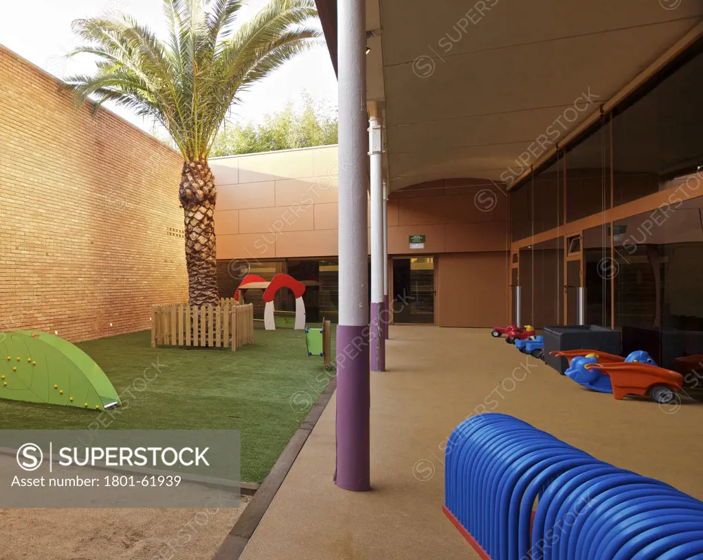 Cmt- Communications Market Commission Hq Ib Barcelona By Batlle I Roig. Playground For In House Kindergarden
