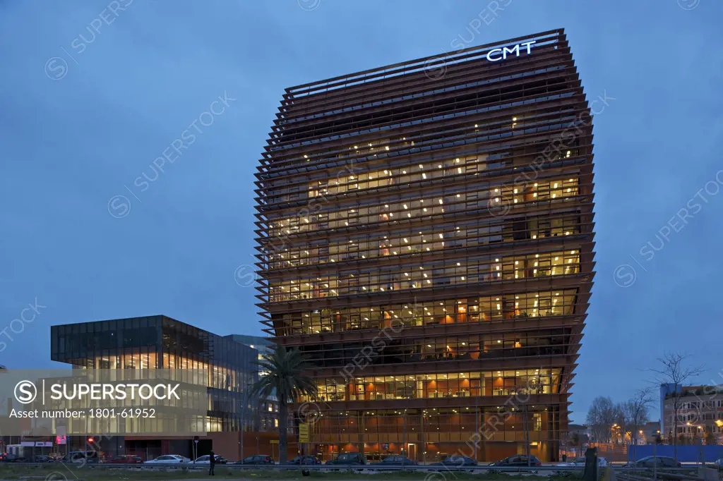 Cmt- Communications Market Commission Hq Ib Barcelona By Batlle I Roig. Evening View Of Front Entrance