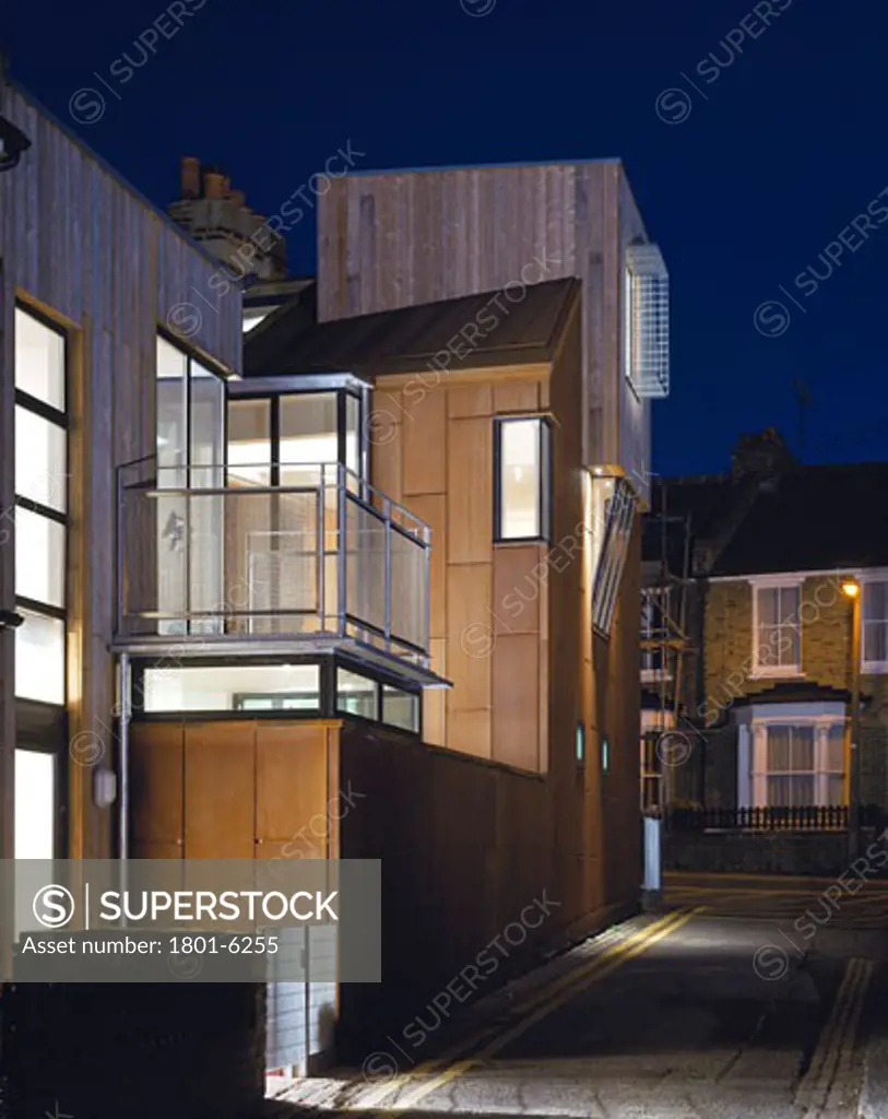 PRIVATE HOUSE, LONDON, N5 HIGHBURY, UNITED KINGDOM, STREET ELEVATION BY NIGHT, CHANCE DE SILVA ARCHITECTS