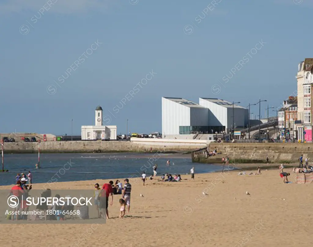 Turner Contemporary Art Gallery, David Chipperfield Architects, Margate, Uk, 2011, Wide View Across Beach