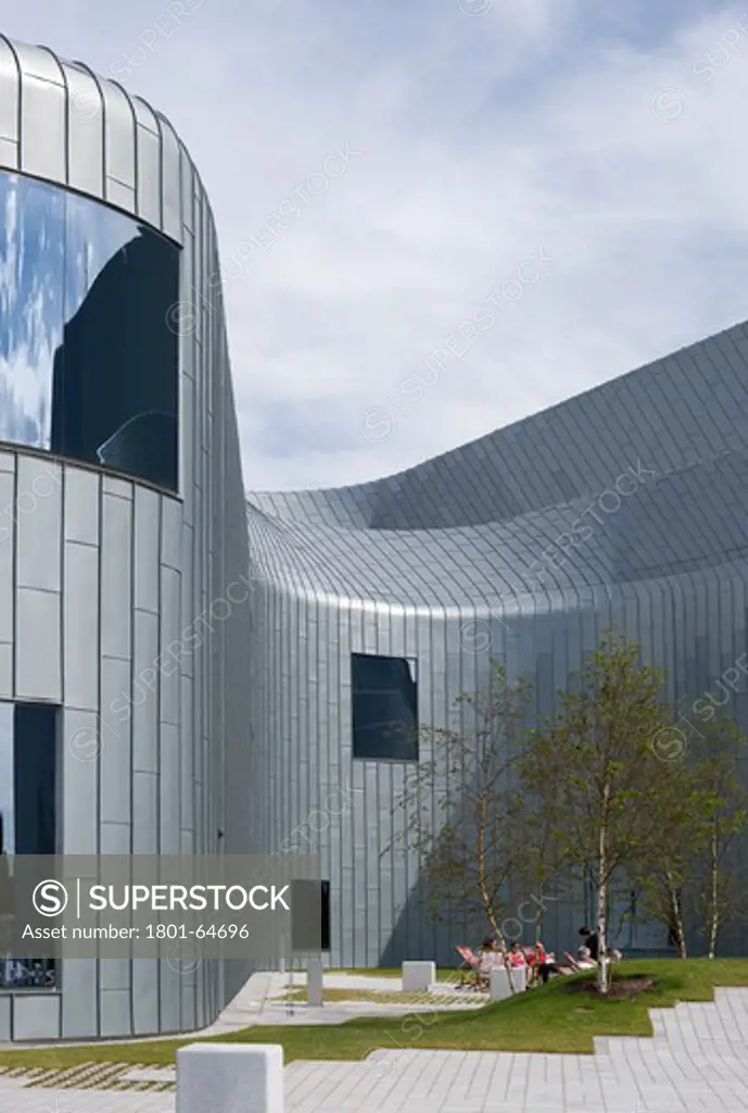 Glasgow Riverside Museum, Zaha Hadid Architects, 2011, Exterior View