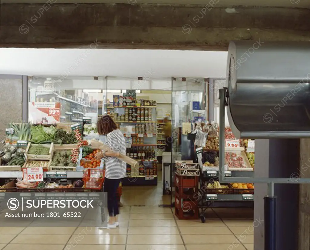 Unite DHabitation Supermarket On 3Rd Floor With Shopper