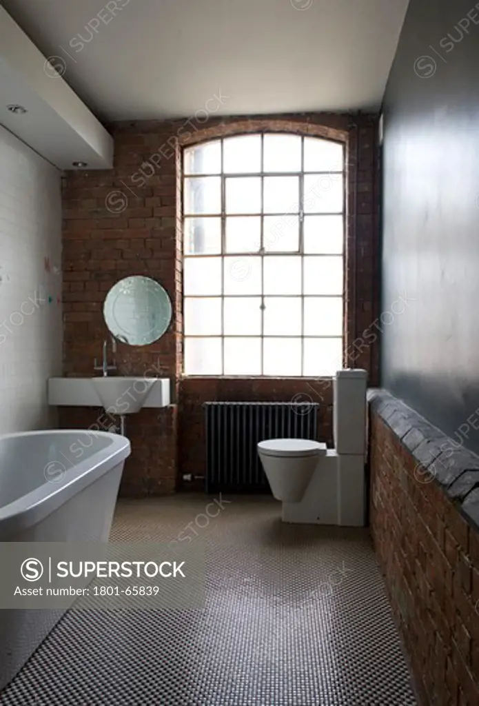 Shoreditch Warehouse Redevelopment. By Affect-T Architects.   Bathroom