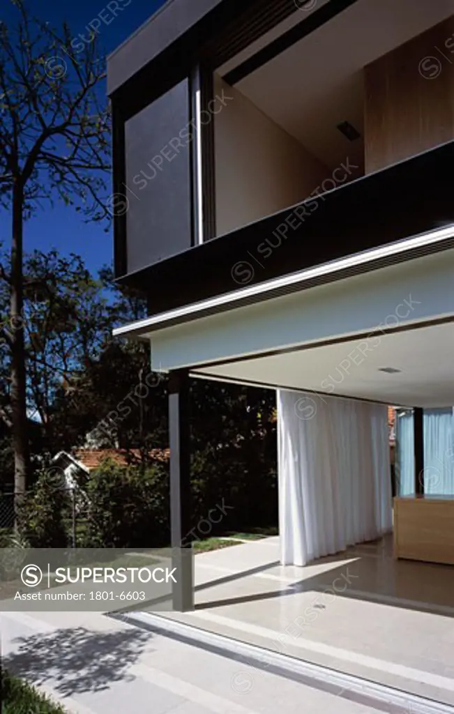 ROSE BAY HOUSE, ROSE BAY, SYDNEY, NEW SOUTH WALES, AUSTRALIA, CORNER + COLUMN - CURTAINS+LOUVERS OPEN, CHENCHOW LITTLE ARCHITECTS