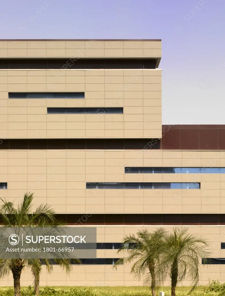 Corporate Offices For India Glycols-Noida  India  Morphogenesis Architects-2009-Side Facade