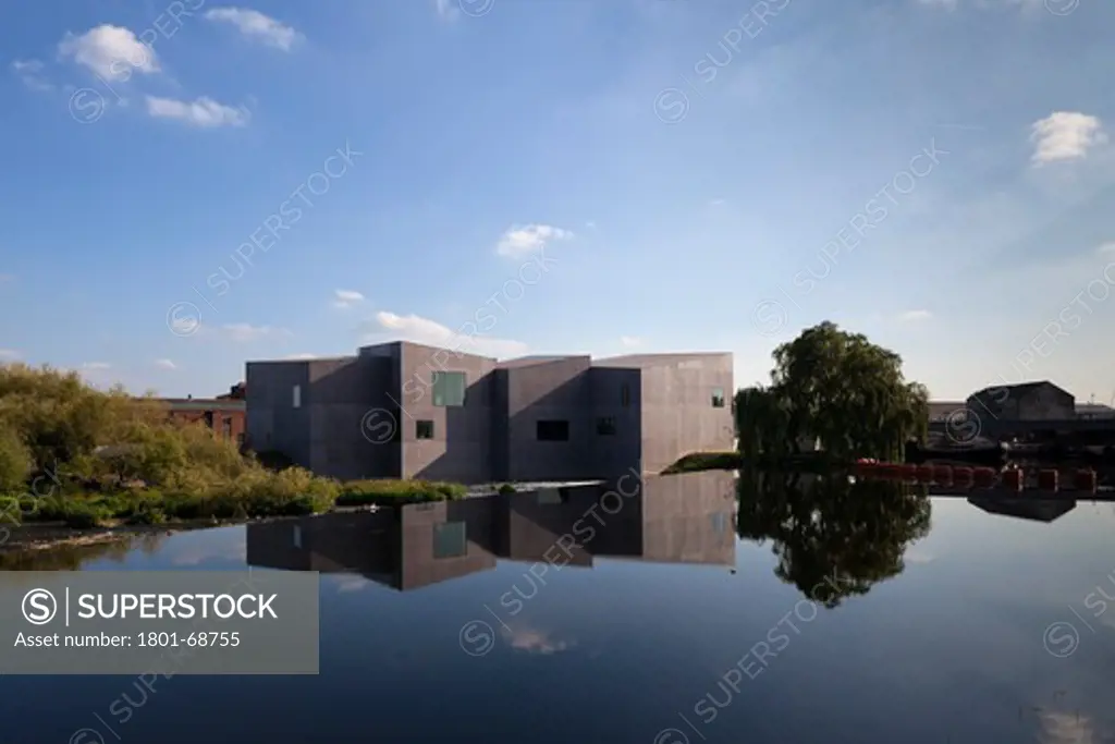 The Hepworth Wakefield, David Chipperfield Architects, Wakefield, 2011,  View Across Calder River