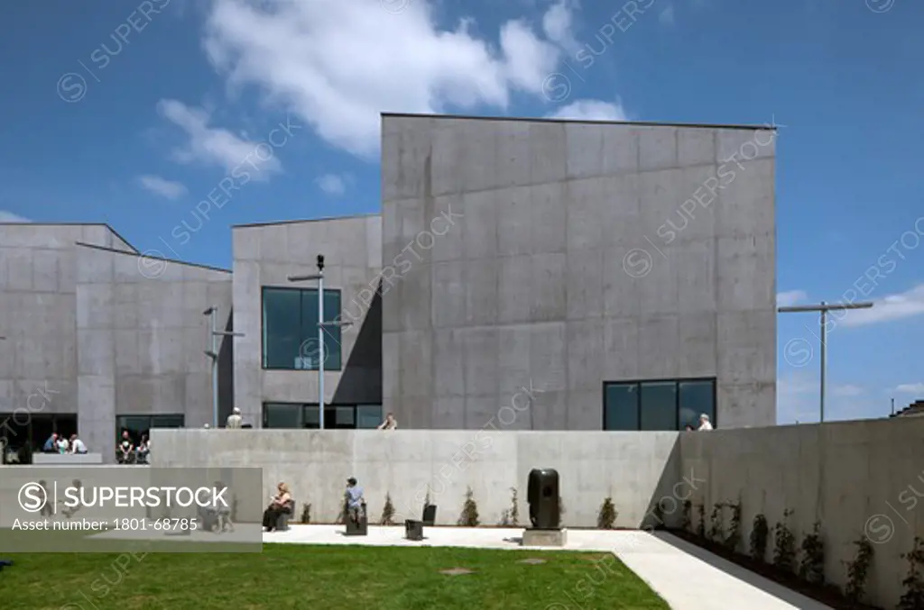 The Hepworth Wakefield, David Chipperfield Architects,  Wakefield, 2011  Exterior View With Garden
