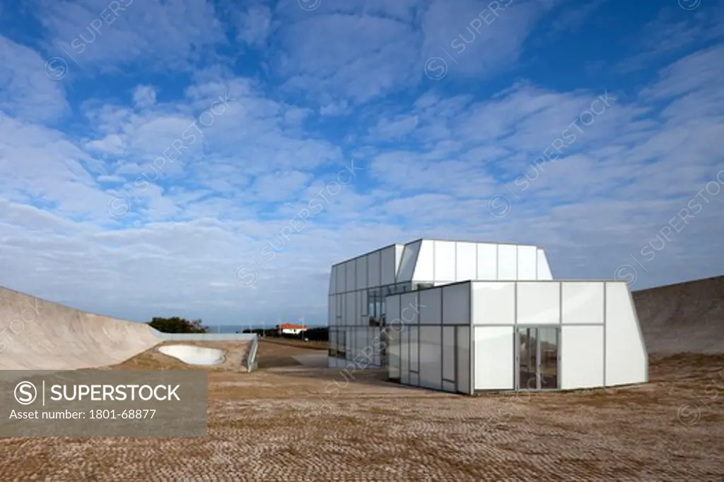 Sea And Surf Museum Designed By Steven Holl And Solange Fabiao, Plaza