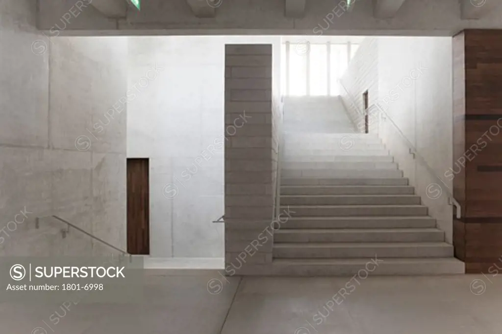 LITERATURE MUSEUM DE MODERN, MARBACH, STUTTGART, GERMANY, STAIRS FROM THE RECEPTION TO THE GALLERIES, DAVID CHIPPERFIELD