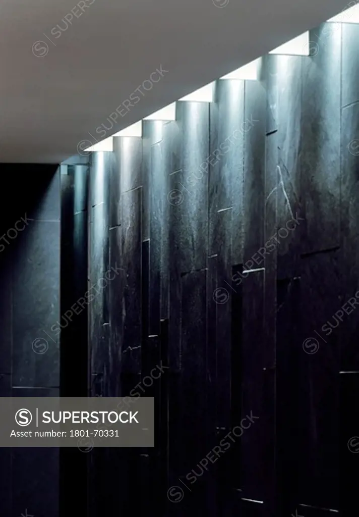 St Alban  Celebrity Endorsed Fine Dining Restaurant In London - Wall And Light Detail
