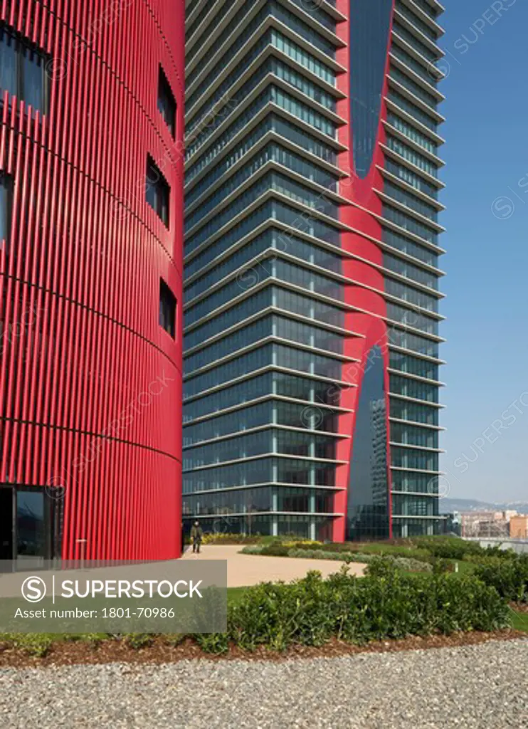 Porta Fira Towers Toyo Ito Barcelona Spain 2010 Hotel And Office Building Detail Showing Morning View Of Hotel Garden Located Above Ground