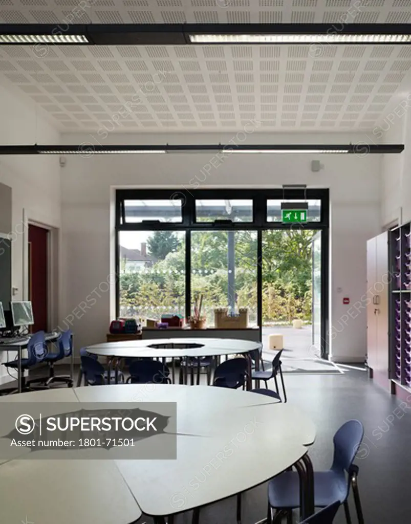 Gidea Park Primary School Walters And Cohen Romford 2010 Classroom Interior With View Of Schoolyard