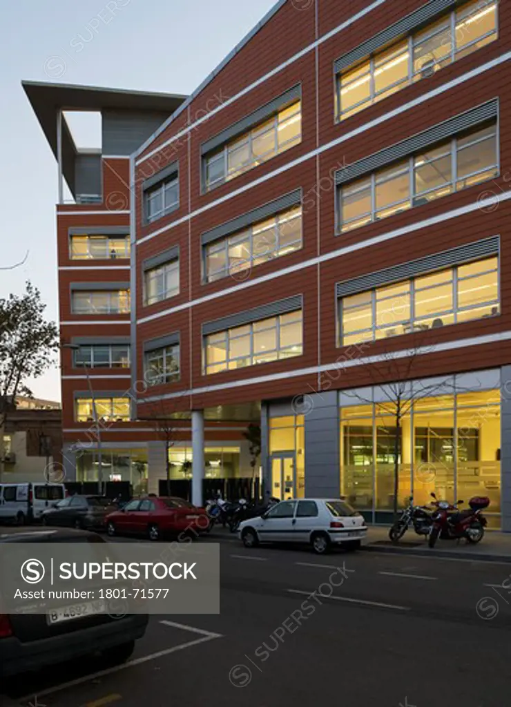 William Macdonough , Partners Ecourban Building Barcelona Poble Nou 22@ District Evening View Of Lateral Of Office Building