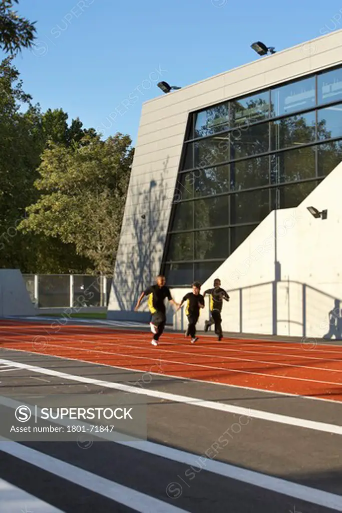 Evelyn Grace Academy  Zaha Hadid Architects  London  2010  Exterior With Pupils Running On Track