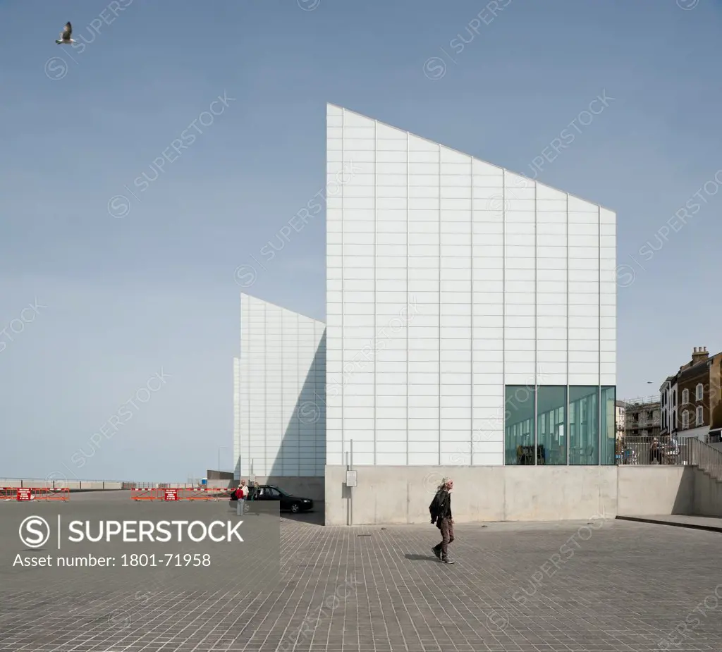 Turner Contemporary Gallery, Margate, United Kingdom. Architect David Chipperfield Architects Ltd, 2011. External elevation view.