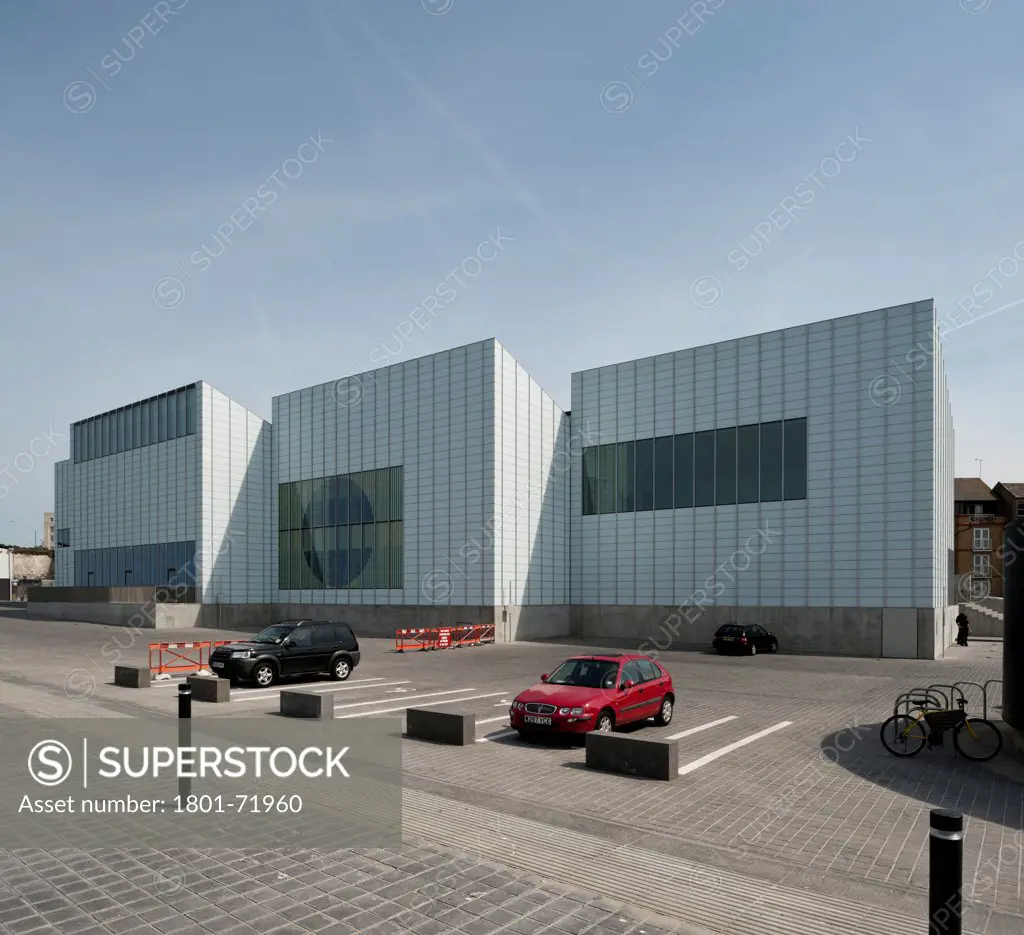 Turner Contemporary Gallery, Margate, United Kingdom. Architect David Chipperfield Architects Ltd, 2011. External view.