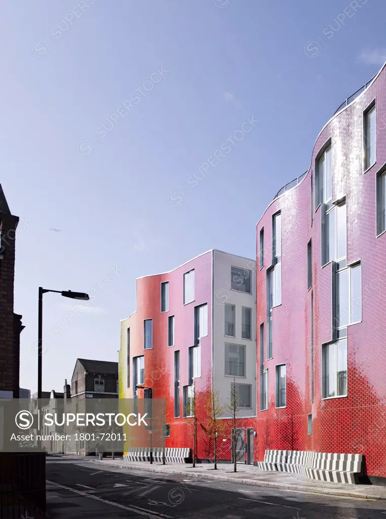 Brandon Street Housing, London, United Kingdom. Architect Metaphorm, 2012. Street perspective of curved facade.