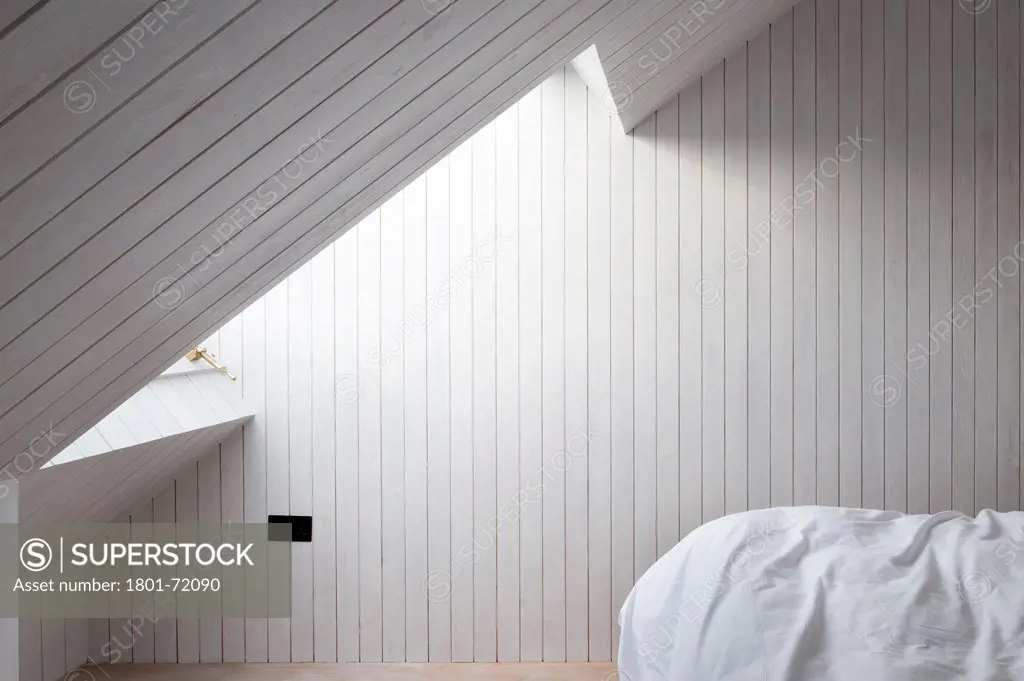 Shingle House, Dungeness, United Kingdom. Architect Nord Architecture, 2011. Master bedroom.