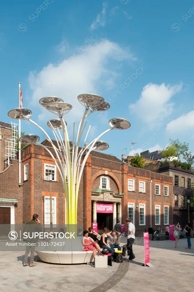 Solar Tree, London, United Kingdom. Architect Ross Lovegrove, 2012. View in St. Johns Square.