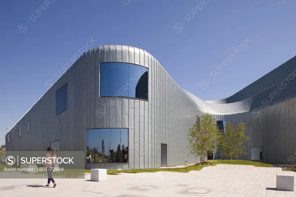 Glasgow Riverside Museum of Transport, Glasgow, United Kingdom. Architect Zaha Hadid Architects, 2012. View of west facade.