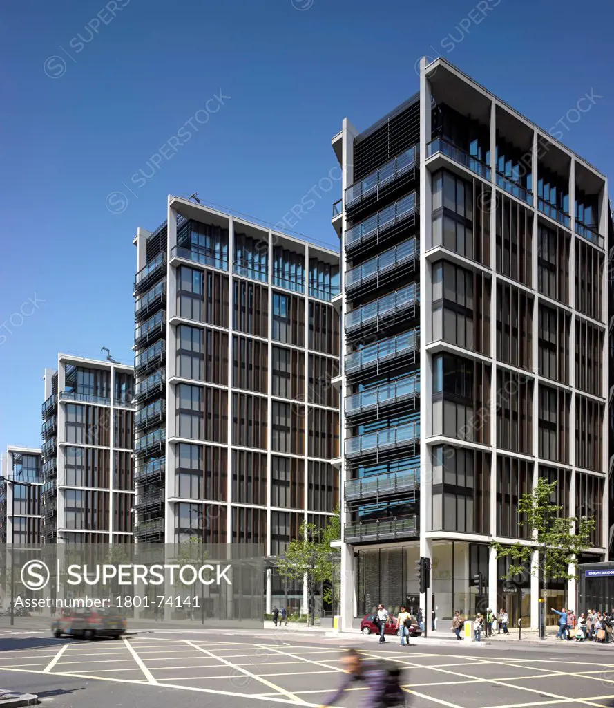 One Hyde Park, London, United Kingdom. Architect: Rogers Stirk Harbour + Partners, 2011. Overall exterior view from Knightsbridge side.