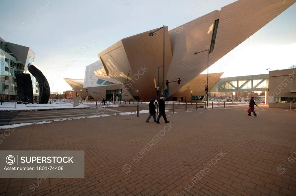 Extension to the Denver Art Museum, Frederic C. Hamilton Building, Denver, United States. Architect: Daniel Libeskind, 2006. External view with light reflections.