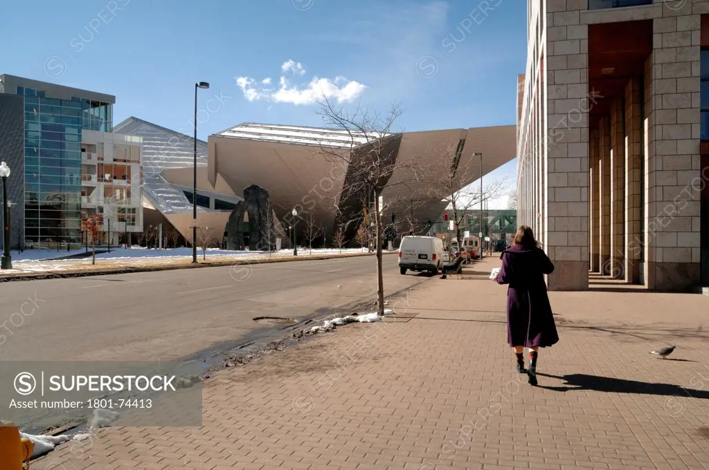 Extension to the Denver Art Museum, Frederic C. Hamilton Building, Denver, United States. Architect: Daniel Libeskind, 2006. External view with the porch of Michael Graves'Denver Library.