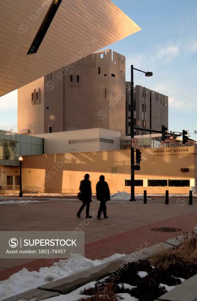 Extension to the Denver Art Museum, Frederic C. Hamilton Building, Denver, United States. Architect: Daniel Libeskind, 2006. External view of the old museum by Gio Ponti.