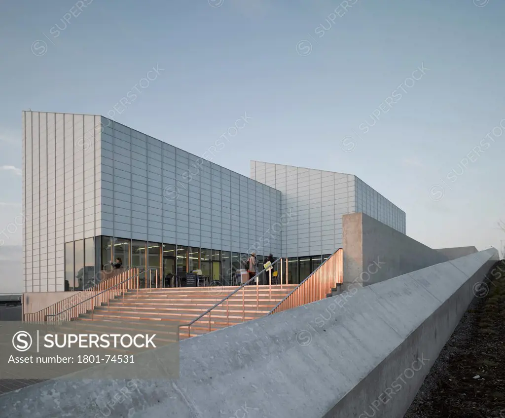 Turner Contemporary Gallery, Margate, United Kingdom. Architect: David Chipperfield Architects Ltd, 2011. Overall exterior.