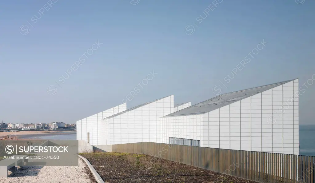 Turner Contemporary Gallery, Margate, United Kingdom. Architect: David Chipperfield Architects Ltd, 2011. South elevation.