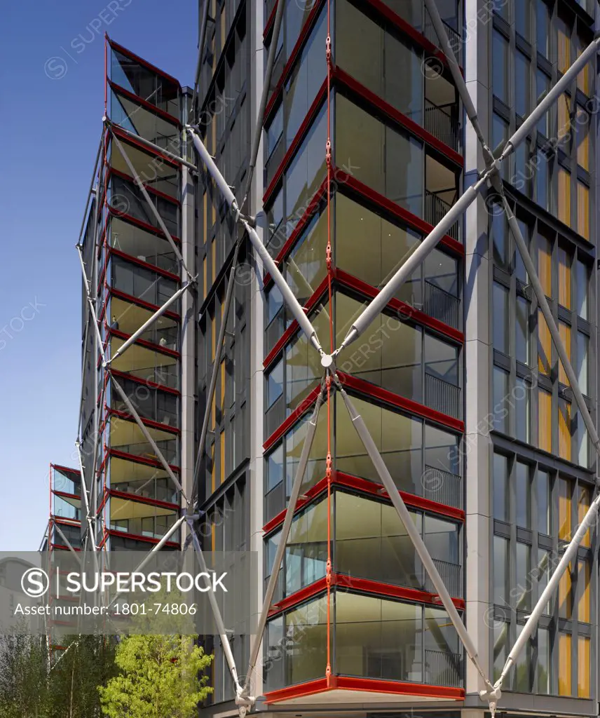 Neo Bankside, London, United Kingdom. Architect: Rogers Stirk Harbour + Partners, 2011. Detail of pavilion.