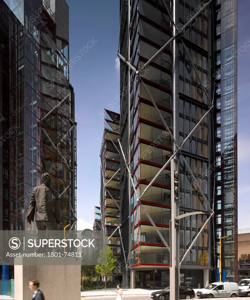 Neo Bankside, London, United Kingdom. Architect: Rogers Stirk Harbour + Partners, 2011. Overall exterior view.