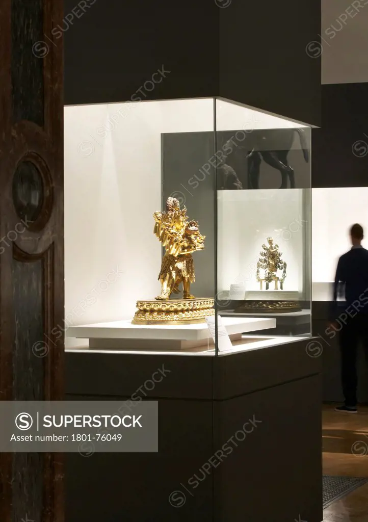 Royal Academy Bronze Exhibition, London, United Kingdom. Architect: Stanton Williams, 2012. Detail of lit display case.